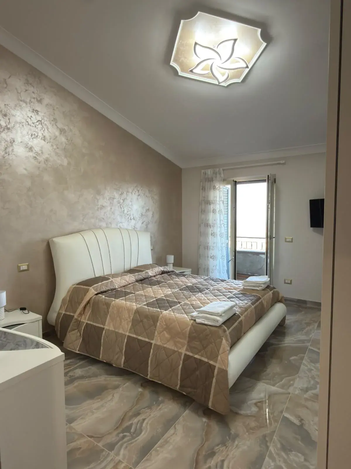 Ambiente camera